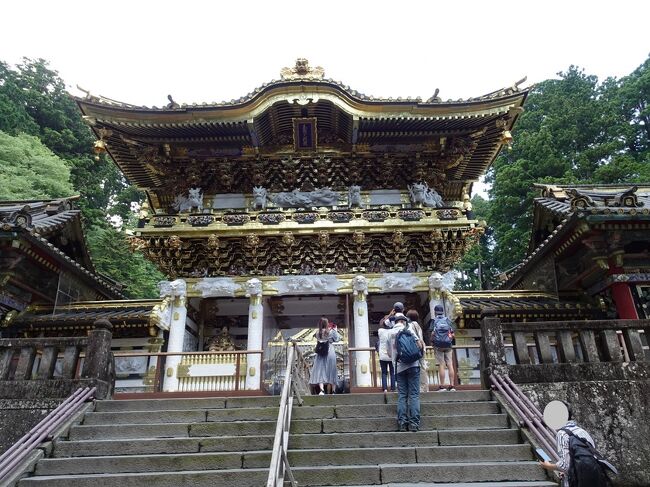茨城のドライブ旅が楽しかったので、今度は栃木へ行こうと！。２週間前の予約でしたが、県民割を利用して、またまたお得に旅行してきました。日光の観光が一番の目的でしたが、途中の宇都宮で一旦休憩しながらの２泊３日の旅になりました。今回は最終回の「日光東照宮へ！」編です。<br /><br />＜ホテル＞<br />　　１日目　東日本ホテル宇都宮<br />　　２日目　奥の院　ほてるとく川<br /><br />＜スケジュール＞<br />　　１日目　佐野プレミアムアウトレットへ、ホテル東日本宇都宮へ、「漁火」でディナー<br />　　２日目　「フォンターナ」で朝食、華厳の滝へ、「お食事処　なんたい」でランチ、中禅寺湖へ、奥の院ほてるとく川へ<br />　　３日目　日光東照宮へ、「いちごの里カフェ」でランチ、羽生ＰＡへ