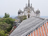 ペッチャブリーの寺院、宮殿、洞窟をめぐる