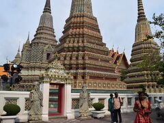 バンコクの仏教寺院ワットポーを訪ねる