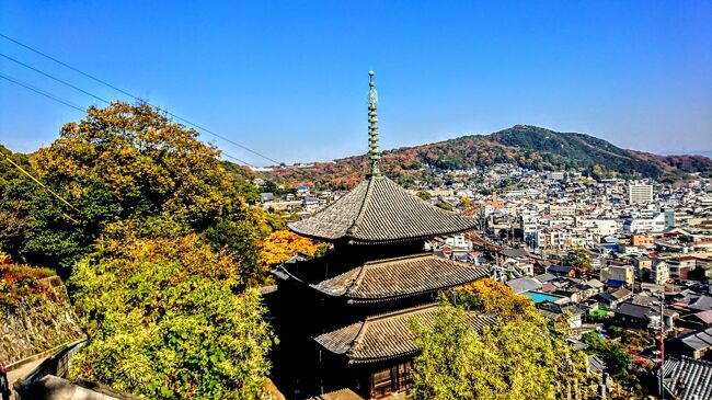 今回は広島から尾道への日帰り旅行をすることにした。尾道には乗り鉄をしていた高校生の頃に下車したことはあるが、まち歩きは今回が初めて。尾道の旅は二回に分けてお伝えしたい。<br /><br />第二回は尾道の寺院巡り。寺院巡りをして驚かされたのは、歴史がある寺院が多いこと。創建が天平時代のものもあるのは訪れてみて初めて知った。半日だけの旅だったが、もう少し早めに広島を発てば良かったと思った。　