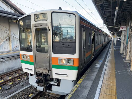 Amazon.co.jp: 御殿場線物語 旧東海道本線各駅停車の旅 : 鈴木理