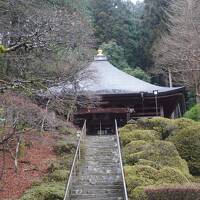 秩父の札所巡り～雨の中の強行軍でもこのドキドキ感はやっぱり格別。多彩な観音堂が山岳寺院としての存在感を競っていてこれぞ札所巡りの醍醐味です～