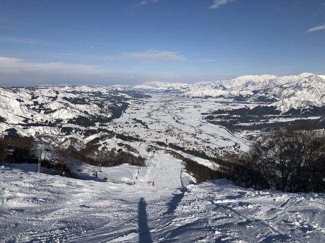 1日目石打丸山スキー場<br />有数の規模のナイターへ。<br />8時間のリフト券をネットで購入し、お昼頃からはじめてナイターまで滑る予定。<br />2日目ムイカスノーリゾート<br />ハイクアップエリアもあるこじんまりとしたスキー場へ。