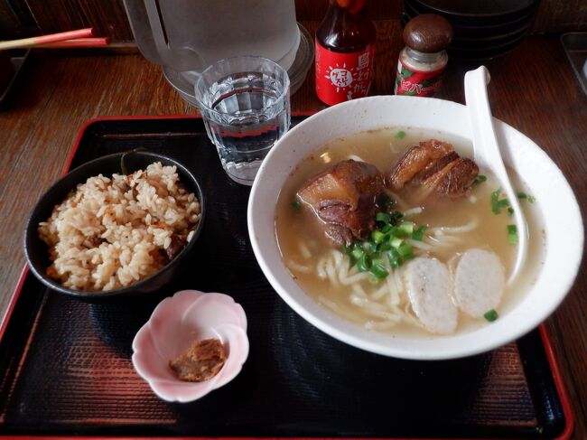 久々の石垣島に行く前に沖縄そばを食べました。