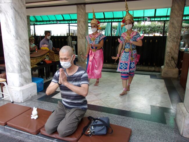 久しぶりに異国の地へ　タイと韓国の旅　その３　エラワンの祠でお参りだぁ＼(◎o◎)／！ルワムサップ市場、タイマッサージでゆっくりバンコク散歩