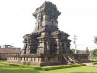 マラン郊外の遺跡巡り　シンゴサリ寺院