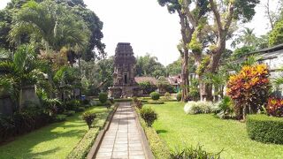 マラン郊外の遺跡巡り　キダル寺院