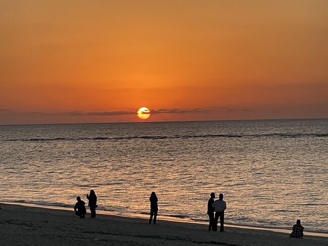 3世代の旅　夫と私はヒルトン沖縄瀬底リゾートに宿泊<br />娘たちは、隣のザビーチリゾート瀬底ヒルトンクラブに宿泊<br />孫たちと瀬底ビーチでの貝拾いや水遊び楽しみました。