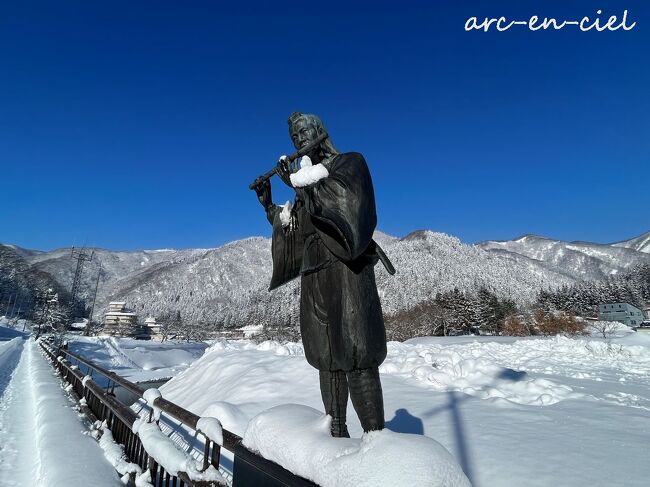 【交通手段】山形新幹線つばさ&JAL<br />【宿泊先】瀬見温泉 ゆめみの宿 観松館/七宝倶楽部 318 雪の綿帽子(禁煙)<br /><br />【行程】<br />1月29日(日) 東京駅→瀬見温泉駅→瀬見温泉 ゆめみの宿 観松館<br />1月30日(月) 瀬見温泉 ゆめみの宿 観松館<br />1月31日(火) 瀬見温泉 ゆめみの宿 観松館<br />2月 1日(水) 瀬見温泉 ゆめみの宿 観松館→瀬見温泉駅→天童駅→山形空港→伊丹空港<br /><br />昨年の夏に訪れた瀬見温泉。<br />その時のお部屋の名前が「雪の綿帽子」。<br />なぜかというと、雪見に適したお部屋だとスタッフから教えていただき、それならば、やはり雪の多いこの季節にも泊まらなくちゃ!と、昨年チェックアウトした際に、再訪を決めていました。<br /><br />さてさて、冬の眺めはいかがなものでしょうか?