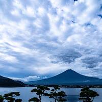 河口湖越しに富士山を眺める「秀峰閣湖月」宿泊記