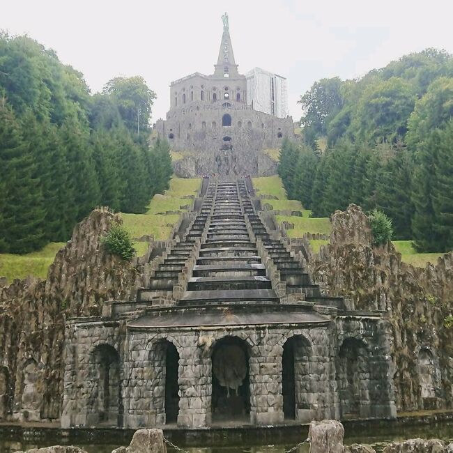 メルヘン街道にあるグリム兄弟が長く過ごした地であり、世界遺産のヴィルヘルムスヘーエ公園が有名なカッセルに日帰り旅行してきました。