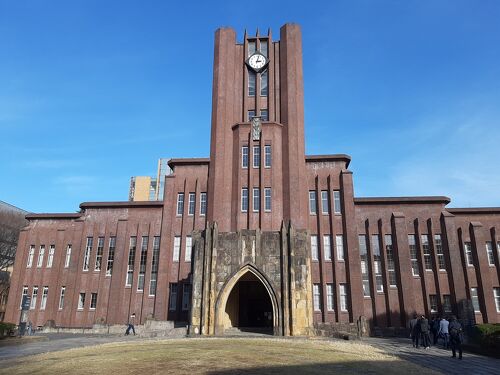 大学の空間 ヨ-ロッパとアメリカの大学２３例と東京大学本郷キャ  /鹿島出版会/東京大学（大型本） 大学の空間: ヨ-ロッパとアメリカの大学23例と東京大学本郷