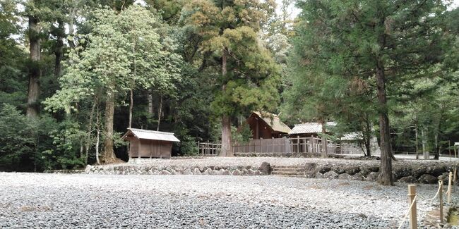 元伊勢といわれる神社に行ってきた。<br />伊勢神宮に祀られる天照大神の神宮以前の足跡の伝承地を元伊勢というらしい。いずれの神社も伊勢神宮と似た雰囲気があり、清々しい心地になる場所であった。