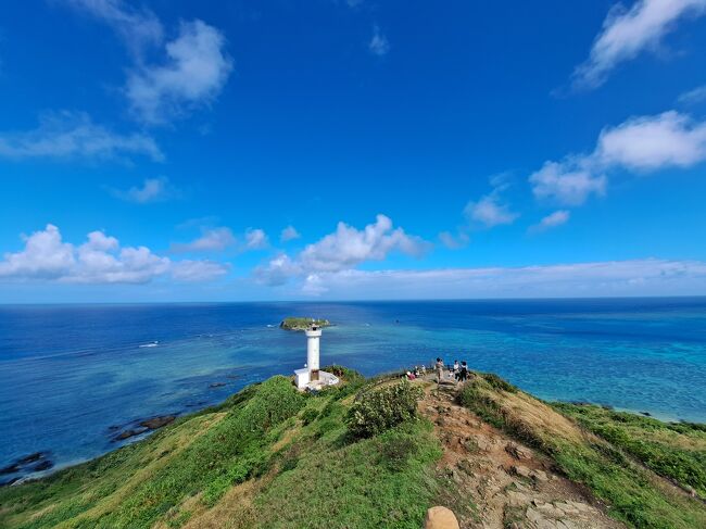 全国割り適用されることになりお得に八重山諸島を満喫。<br />石垣島、竹富島、小浜島を一週間で周遊。<br />石垣島2泊。竹富島は石垣島から日帰りで。小浜島は2泊。石垣島に戻りまた2泊。<br />秋は天気が不安定で天気予報は前夜に急変したりするので予定立てるの難しかったー。タクシーの運転手さん曰く、夏が一番天気が良いとのこと。いつか夏にも行きたい！<br />今回は石垣島編。