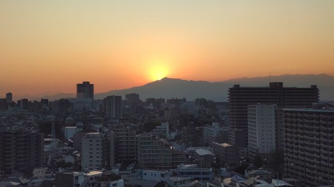 JR横浜線と小田急線が交差する商都「町田」駅近傍を散策した。大山に沈む美しい夕日は格別だったが、市街地の散策は思うようではなかった。
