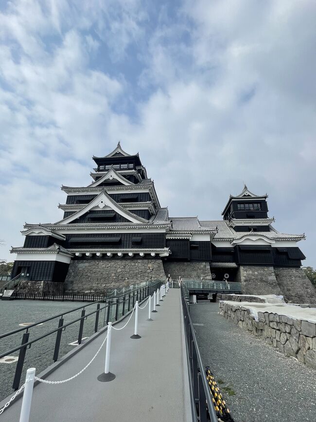 4日目はくまもんの街、熊本市内観光。<br /><br />＜旅行費＞<br />交通費<br />　航空券 : （ANAコイン）16,700コイン<br />　バス : 1,720円<br />　市電 : 510円<br />　レンタカー（3日間） : 18,700円 <br />　ガソリン代 : 3,080円<br />　Other（NOC) : 19,400円　<br /><br />宿泊代（3泊） :  18,400円<br /><br />＜工程＞<br />Day1　大観峰とわいた温泉<br />Day2　ラムネ温泉と黒川温泉<br />Day3　黒川温泉とドライブ<br />Day4　熊本市内観光<br /><br />