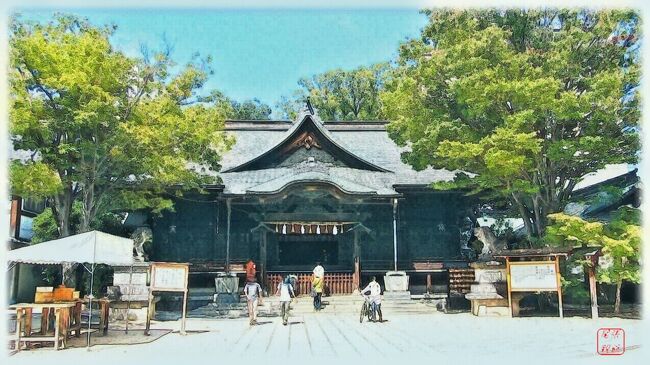 9月13・14日と長野県安曇の白骨温泉を訪れ、帰りに参拝したのが四柱神社。<br />　松本市のほゞ中央に位置し、松本城や松本美術館もほど近い。<br />社頭前を流れる女鳥羽川、東の袴超山から松本市内を流れ下る、ゴミ一つない河川敷と澄んだ流れはとても羨ましく思う。<br />　橋の前方は四柱神社の大鳥居へ続く。<br />