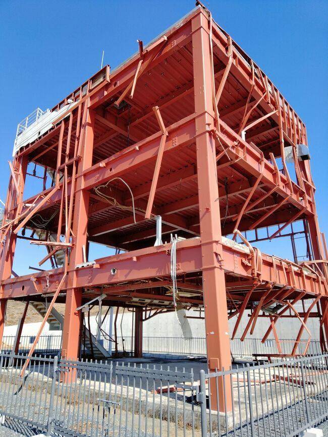名古屋→仙台へのフェリー船旅と、東日本大震災で甚大な被害を受けた南三陸町の現在を知る旅です。<br />かつての南三陸の風景は様変わりしていて、地元の方の葛藤も感じました。<br />ポイント1:一度は経験してみたかった「長距離の船旅」<br />ポイント2:東日本大震災後(2011年5月)に訪れた南三陸町の再訪<br />ポイント3:石ノ森漫画館への立ち寄り<br />凡その行程は、以下の様です<br />2月25日(土)<br />名古屋港から19:00発の「いしかり」へ乗船(船中泊)<br />2月26日(日)<br />船内探索と大浴場の往復(少し仕事)、16:20に仙台港へ入港→仙台市内泊<br />2月27日(月)<br />レンタカーで南三陸町へ移動して半日程度観光、その後石巻市の「石ノ森漫画館」を見学(1時間程度)<br />仙台港18:30発ピーチ便でセントレアに到着(19:40)<br /><br />本編は、2月27日の南三陸町再訪編です。