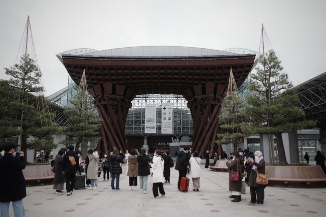 東京から北陸新幹線で2時間半。あっという間に着いちゃう金沢。<br />工芸の街金沢は、とてもお洒落な街でした。