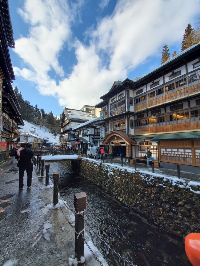 山形へ2泊のんびりしてきました<br /><br />山形の温泉へ行きたいなぁ 全国旅行支援まだ山形あるではないですか<br />全国旅行支援を使いホテルキャッスル山形を予約しました<br /><br />文翔館<br />銀山温泉