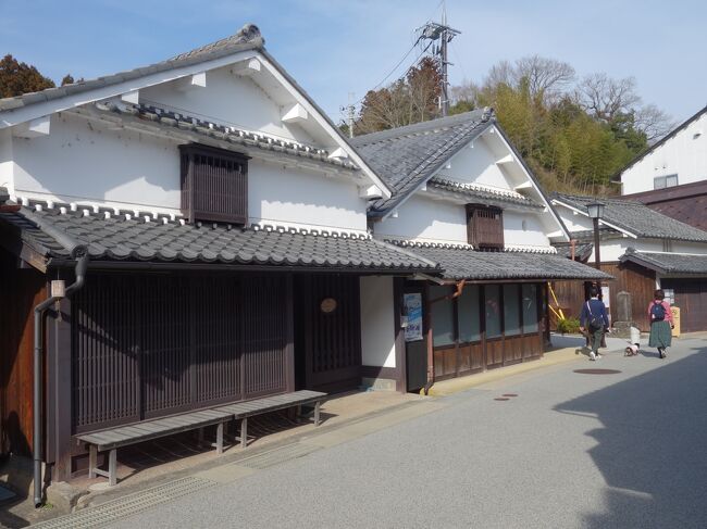 篠山の河原町妻入商家群をあるきました。楽しいところです。