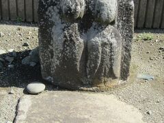 小田急線螢田駅近くに双体道祖神と馬頭観音（小田原市蓮正寺）