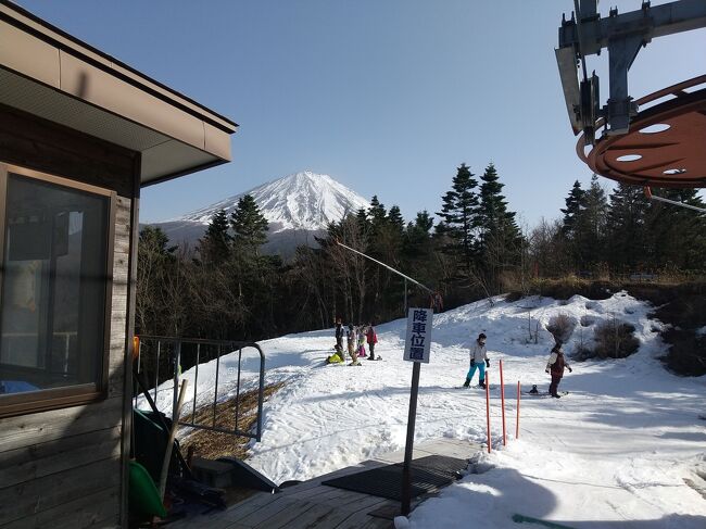 ２月の始めにスキーに出掛けて、旦那様がケガをしてしまい、この１か月スキーに行けずじまいでした…(-_-;)<br /><br />やっと治って来たので、リベンジにスキーしに出掛けました！<br />もちろん、１か月前にケガした場所である富士天神山スキー場ーへ向かいます！<br /><br />リベンジスキーにレッツゴー！！！(^▽^)/<br /><br />