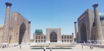 【ウズベキスタン】マドラサ神学校が三棟建つ世界遺産レギスタン広場