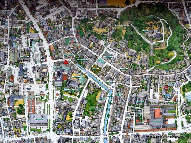 春の桜シーズン前に、東京から京都、丹波篠山、姫路、倉敷、高松、生野銀山、舞鶴、敦賀、越前海岸、加賀温泉、高岡、奥飛騨温泉郷、諏訪を回る9日間2000㎞超のロングドライブに出かけました。<br /><br />3日目は夜明け前に姫路を出発し、下道3時間ほどで倉敷に到着。小雨交じりの残念な天気でしたが、倉敷市営中央駐車場に車を停め人出の少ない倉敷美観地区を散策しました。<br />その後、瀬戸大橋を渡り香川県へ。<br /><br />◆2023-03-18(土曜日)7264歩<br />04:14 姫路出発 下道3時間<br />07:30 倉敷美観地区<br />07:35 倉敷市倉敷公民館 岡山県倉敷市本町<br />07:36 昭和神宮 岡山県倉敷市鶴形<br />07:48 倉敷市営中央駐車場 岡山県倉敷市中央<br />08:02 倉敷美観地区を徒歩散策<br />08:47 倉敷市立美術館(倉敷市営中央駐車場)<br />10:30 児島IC 瀬戸中央自動車道<br />10:36 与島サービスエリア<br />12:20 讃岐国分寺<br />