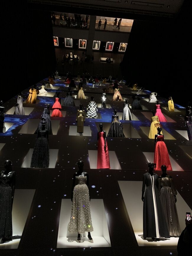 行きたかった「クリスチャン・デォール展」<br />チケットは即完売、当日券も早朝から並ぶ、と聞き4月分発売日に購入。<br />お初の清澄白河もお散歩。