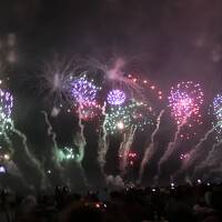 今年は、柏崎花火大会。夜空に舞う花火、迫力満点！①