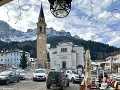 冬のスキーシーズンに南チロルの山々、ドロミーティ Cortina d'AmpezzoからPadolaへ