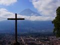 2020正月 中米３ヶ国遺跡巡りの旅（７）世界遺産 古都アンティグア①十字架の丘と噴火するフエゴ火山