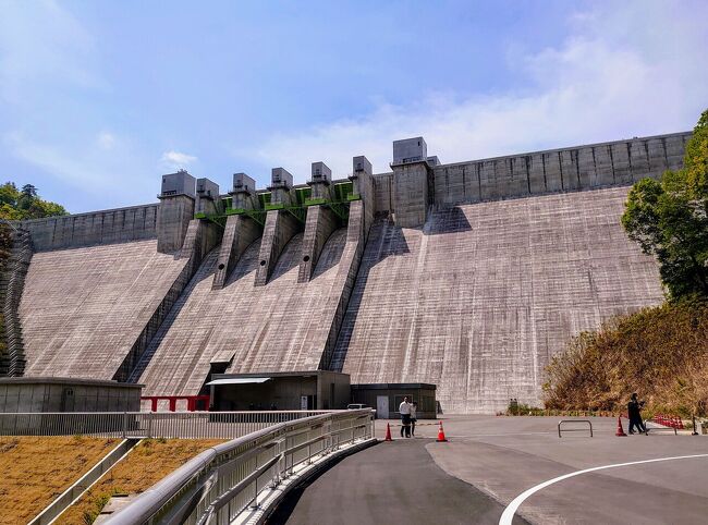 　ＪＲ吾妻線の歴史は何気に古く、１９４５年に国鉄長野原線として開通し、元々は軍需用鉄鉱石を輸送する貨物専用線だったそうですねφ(..)<br /><br />　沿線には数多くの名湯・秘湯があって、ネット等で「吾妻温泉線」の異名も目にしましたね(^^)<br /><br />　そんな吾妻線に実際に乗ってみた旅行記ですが、どうぞ画像だけご覧下さいませw<br /><br />　川原湯温泉駅で下車したから区間全制覇していないのと、米書くのが面倒くさくなってクオリティー低いから、画像だけでお願い致しますw