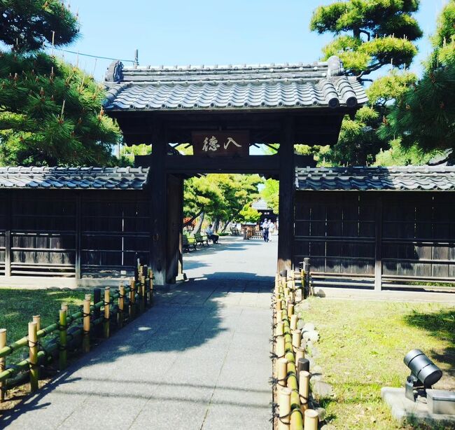 神ドライバーがGWに入る前に道の駅『川場田園プラザ』経由で『足利学校』&『鑁阿寺』&『足利フラワーパーク』へ連れて行ってくれました。<br /> なかなか見応えがあり、心が洗われたり癒されたりと充実した日帰りドライブでした。<br /> 訪問先ごとに①~④にまとめました。よろしければ目を通してみて下さい。