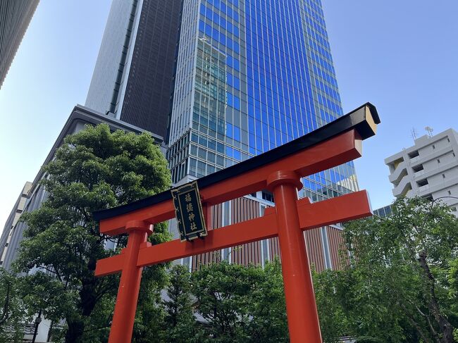 今年2023年のGWは翌週月曜日から新型コロナの2類から5類への移行もあって、事実上制限なしの自由行動解禁でした。<br /><br />全国各地の有名な観光地は海外からのインバウンドも加わり、どこも軒並みコロナ禍前の2019年を彷彿とさせる大混雑ぶりが、連日ニュースで報道されていました。<br /><br />今年の私のGWは諸事情もあって旅の計画は立てていませんでしたが、合間の5月4日(木)に東京都中央区日本橋の三越本店とコレド室町へぶらりと出掛けて来ました。