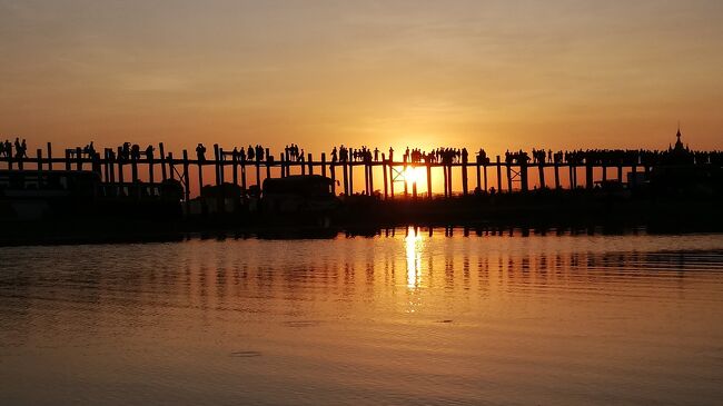 【ミャンマー】タウンタマン湖にかかる世界最長の木造橋であるウーベイン橋