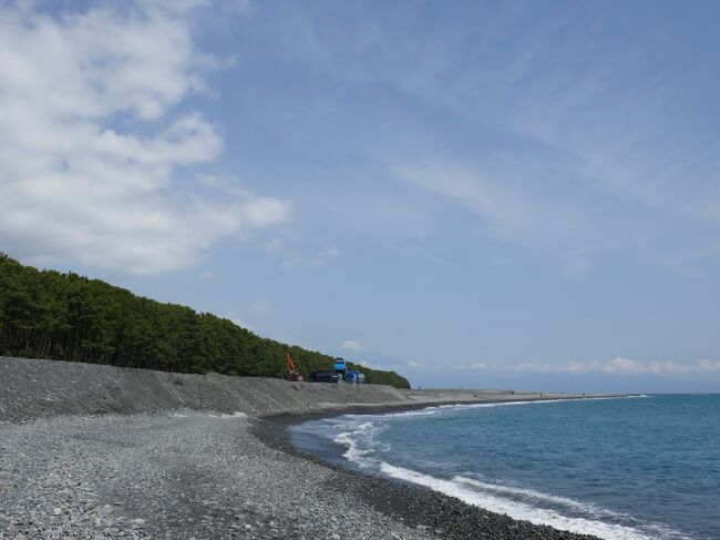 富士山展望として、箱根、大観山展望台、三保松原、日本平へ。<br />まずは箱根、アネスト岩田ターンパイクの大観山展望台へ。<br />濃い霧で展望はきかず、その後、三嶋大社参拝、三保松原、日本平へ。<br />東名高速を走行中更に遠くへ行きたくなり、当初の予定の三保松原、日本平はさらっと回り、その後は東名高速で浜名湖へ。<br />その後、再び箱根、大観山展望台へ夕景を狙うが富士川SAあたりでみたら箱根方面は雲が多くあきらめる。<br />そして、ターンパイクで小田原へ向かうが、夜景はたいして見えず。<br />小田原厚木道路、厚木ICから東名高速、横浜町田ICで国道16号を通行し帰宅。
