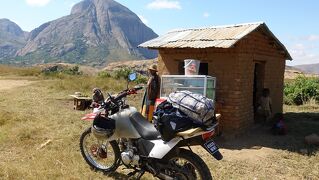 マダガスカル バイクツーリング　③サザンクロス街道を北上せよ！ラヌヒラ～ミアントリバゾ