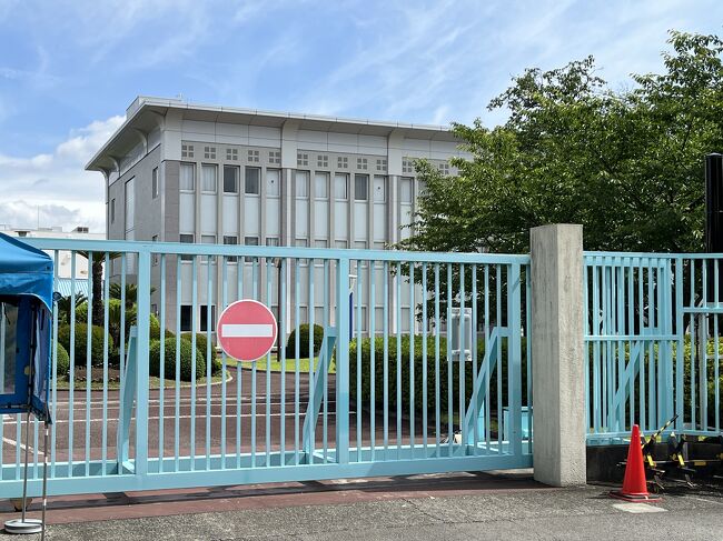 ６月１日（木）晴れ<br />創立記念日で休校の孫たち（小４・小２）を連れて社会見学に出かけました。国立印刷局小田原工場と神奈川県総合防災センターの２ヶ所です。<br />まず、前半の国立印刷局。