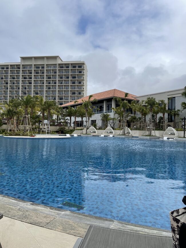 去年に引き続き沖縄に行ってきました。<br />行きはANAのプレミアムクラス利用。<br />ホテルは去年オープンした琉球ホテル＆リゾート名城に泊まりました。