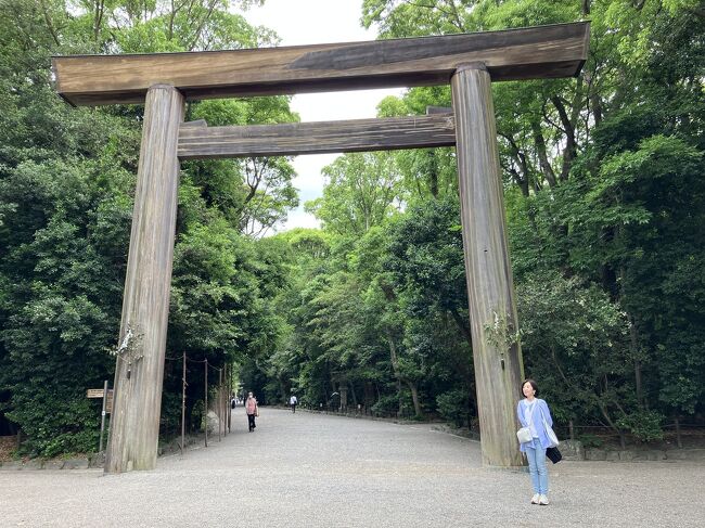 名古屋と言えばモーニング!<br />昨日は撃沈したので期待値2倍です。<br /><br />モーニングの後は~<br />熱田神宮に行って・・<br />大須商店街で食べ歩き・・<br />お土産も買わないとネ!<br />まだまだ名古屋めしも食べないと・・<br />本日最終日。<br />今日も予定ぎっしりです。<br /><br />そして今回帰路に選んだのは?<br />WILLER高速バス6時間の旅!<br />こんなアクセスありました。<br />昔々20代・・<br />仕事休めず、夜行バスでスキーに行ってそのまま泊まらず夜行バスで帰って仕事に行ってたナァ~<br />若いからできた無謀な旅でした。<br /><br />シニアと呼ばれる今日この頃・・<br />今でもできるのか?<br />挑戦したい!<br />挑戦してみる?<br />娘達にはバス旅止められました。<br />でもでも・・<br />1度だけやってみたくてポチッと予約完了。<br /><br />きっとできる!<br />残された時間で何でも挑戦したいと思います。<br />小さな挑戦ですがまだまだ大丈夫・・・って<br />自信持ちたいしネ~<br /><br />最終日も元気に出発!<br /><br />