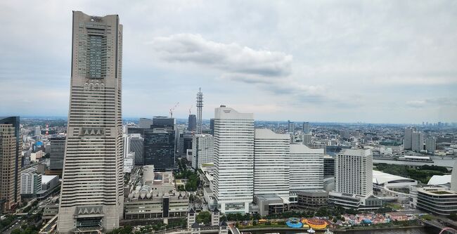 5月に行った日本大通り駅界隈が楽しかったので再度行ってみました。<br /><br /><br />今回は駅から反対側、桜木町駅方面へ向かって。<br />同じ本町通りなので歴史的建造物が点在、プラスαで新しい建造物との融合も楽しめました。<br />電車で移動して横浜駅へ。<br />こちらも改めてゆっくり歩くと新たな発見（大袈裟）＾＾；がありました。