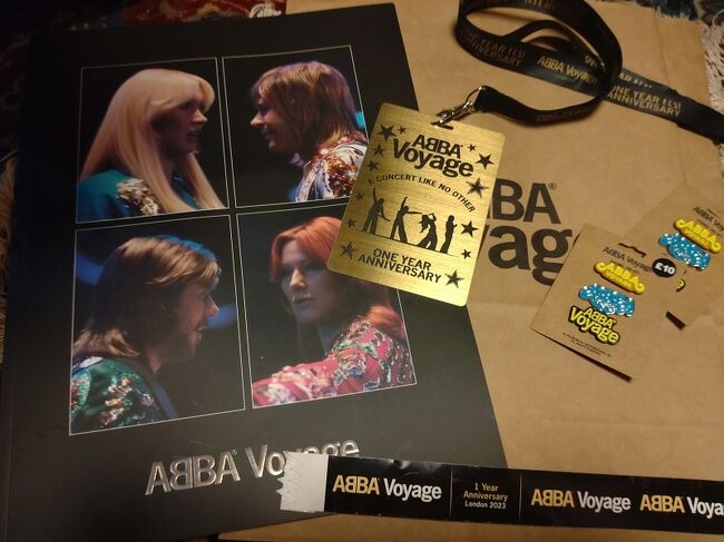 その日が来ました。 ABBA voyage one year anniversary 公演ライブレポートの紹介です。<br /><br />私にとっては3回目の ABBA arena 公演ですが、この記念日を体験できたという事にとても意義があります。<br />このレポートは、私の ABBA voyage 旅の忘備録であって、ライブに対しての詳細や感想はないです。<br />