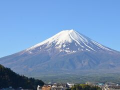 外国人ツアー日本人ツアーで活況を呈する富士五湖周辺