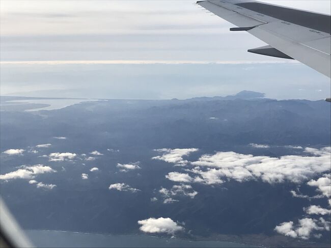 今年の最後の旅にしようと　友人と函館に飛んだ。<br />空は快晴　雲が少なくて　ラッキー<br />