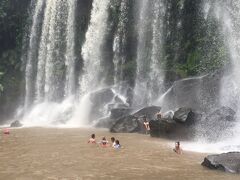 シェムリアップ プノンクーレン山の滝について