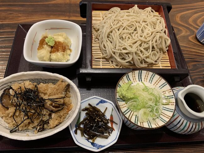 秋田市の人気のお蕎麦屋さん「萬八」に行く。