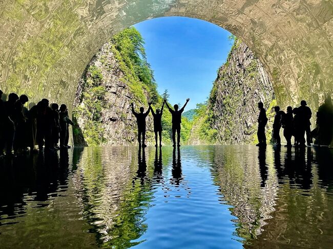 3日目の朝です。<br />今日は楽しみ？にしていた清津峡渓谷トンネルにいく予定です♪♪<br /><br />【旅程】<br />■5/3（水）湯沢ゴンドラ＋アルプの里＋ナスパニューオータニで<br />　　　　　　グランピング風キャンプ泊♪<br />■5/4（木）水屋HITAGO井仙＋魚沼の里＋トスラブ湯沢泊<br />■5/5（金）清津峡渓谷トンネル、そして帰宅<br /><br />【旅費】<br />■ 5/3（水） 高速代　　　　　　 ￥6,250<br />■ 5/3（水） 朝食 　　　　　　　　　￥540<br />■ 5/3（水） 湯沢ゴンドラ 　　　￥9,200<br />■ 5/3（水） スライダー 　　　　　　￥3,500<br />■ 5/3（水） 人参亭ランチ 　　　￥6,600<br />■ 5/3（水） ナスパニューオータニ ￥50,000<br />■ 5/3（水） ディナー＆朝食（食材）￥10,456<br />■ 5/3（水） マンゴージェラート 　￥1,080<br />■ 5/4（木） 水屋HITAGO井仙 　　￥3,530<br />■ 5/4（木） ガソリン 　　　　　　　￥5,293<br />■ 5/4（木） ランチ 　　　　　　　￥3,700<br />■ 5/4（木） 薬 　　　　　　　　　　￥2,490<br />■ 5/4（木） トスラブ湯沢 　　　　￥39,740 <br />■ 5/5（金） 清津峡渓谷トンネル 　　￥4,000<br />■ 5/5（金） □ランチ 　　　　　　　￥5,830<br />■ 5/5（金） □高速代 　　　　　　　￥6,500<br />■ 5/5（金） 珈琲 　　　　　　　　　　　￥132<br />■ 5/5（金） お土産　　　　　　　 ￥1,188<br />＝＝＝＝＝＝＝＝＝＝＝＝＝＝＝＝＝＝＝＝＝＝＝＝<br />■ 合計 ￥160,029・・・当初予定していた予算より予算オーバー（笑）