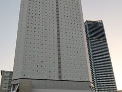 横浜10　APAホテル&リゾート 横浜ベイタワー　3313室宿泊　☆全体2311室の超高層ホテル